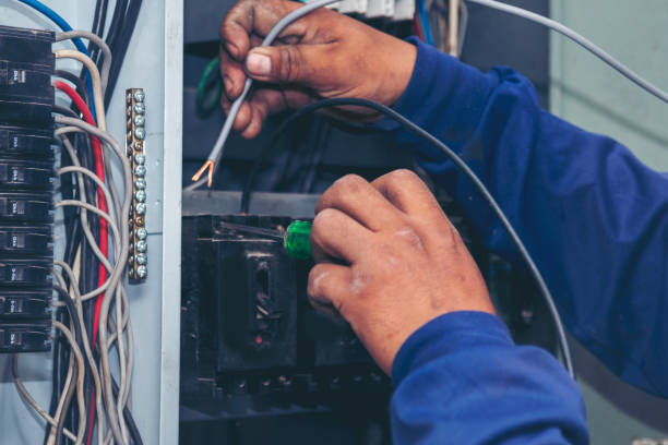 Best Local Electrician Companies  in Diamondhead, MS